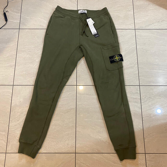 【タグ付き】STONE ISLAND スウェットパンツ　S カーキ