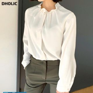 ディーホリック(dholic)のdholic ディーホリックパールウェブネックブラウス　アイボリー(シャツ/ブラウス(長袖/七分))