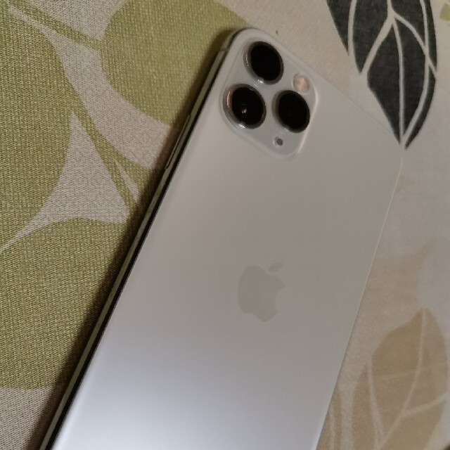 iPhone(アイフォーン)のiPhone 11 Pro シルバー 64 GB SIMフリー スマホ/家電/カメラのスマートフォン/携帯電話(スマートフォン本体)の商品写真