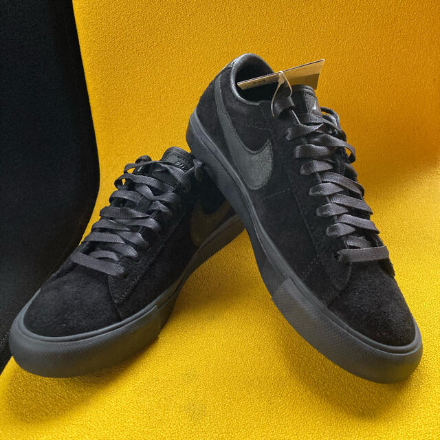 BLACK COMME des GARCONS(ブラックコムデギャルソン)のBLACKcomme des garcons ×NIKEブレーザーロープレミアム レディースの靴/シューズ(スニーカー)の商品写真