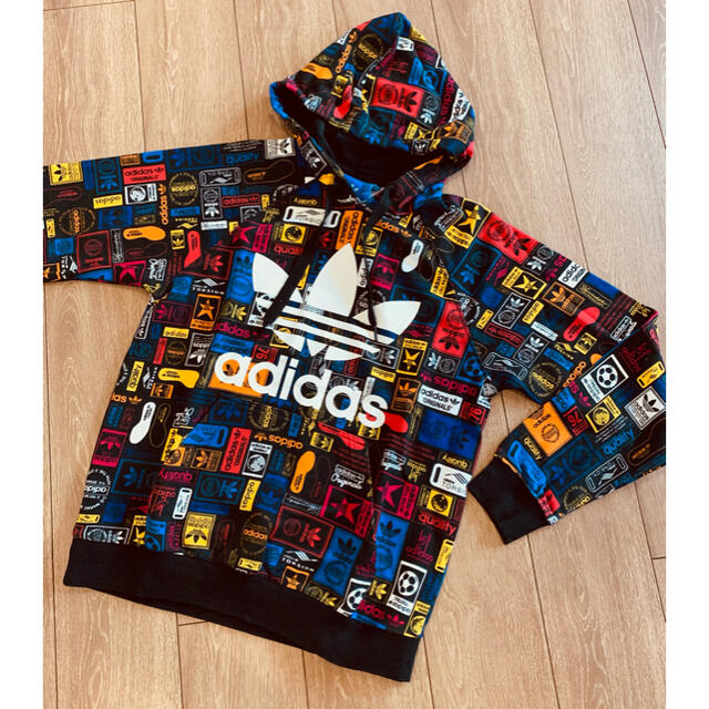 ①adidas originals♡プルオーバー、パーカー