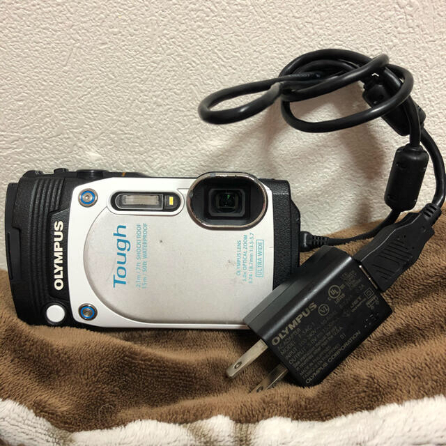 OLYMPUS(オリンパス)のOLYMPUS TG-870 スマホ/家電/カメラのカメラ(コンパクトデジタルカメラ)の商品写真