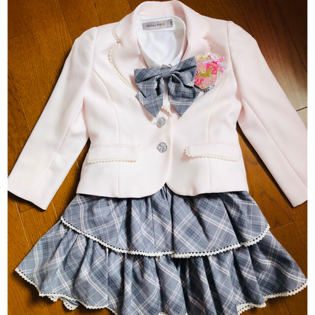 入学式　女の子　スーツ キッズ/ベビー/マタニティのキッズ服女の子用(90cm~)(ドレス/フォーマル)の商品写真