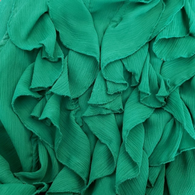 華やかなグリーンのノースリーブ☆ レディースのトップス(カットソー(半袖/袖なし))の商品写真