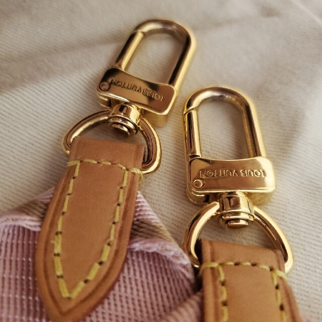 LOUIS VUITTON(ルイヴィトン)の【9日まで値下】ルイヴィトン ミュルティポシェットアクセソワール ストラップ単品 レディースのバッグ(ショルダーバッグ)の商品写真