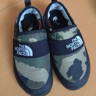 ザノースフェイス(THE NORTH FACE)のザ・ノース・フェイス  シューズ 22センチ カモフラ(スリッポン)