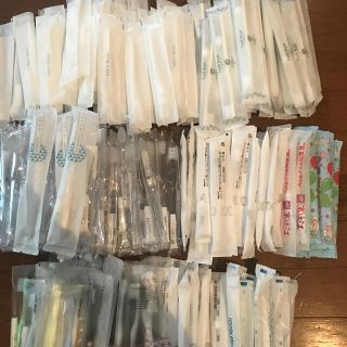 使い捨て歯ブラシ(歯ブラシ/歯みがき用品)