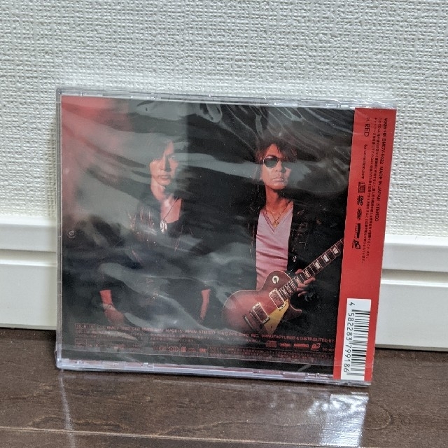 B'z RED【初回限定盤】(DVD付)　新品未開封 エンタメ/ホビーのCD(ポップス/ロック(邦楽))の商品写真