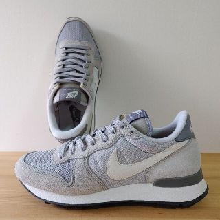 ナイキ(NIKE)のnike / wmns internationalist / 23.5cm(スニーカー)