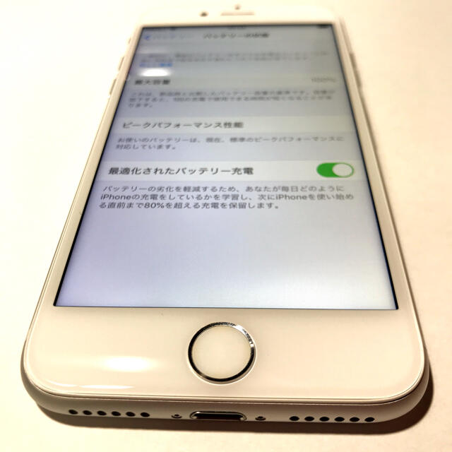 iPhone(アイフォーン)の新品未使用品 SIMフリー iphone8 64GB シルバー スマホ/家電/カメラのスマートフォン/携帯電話(スマートフォン本体)の商品写真