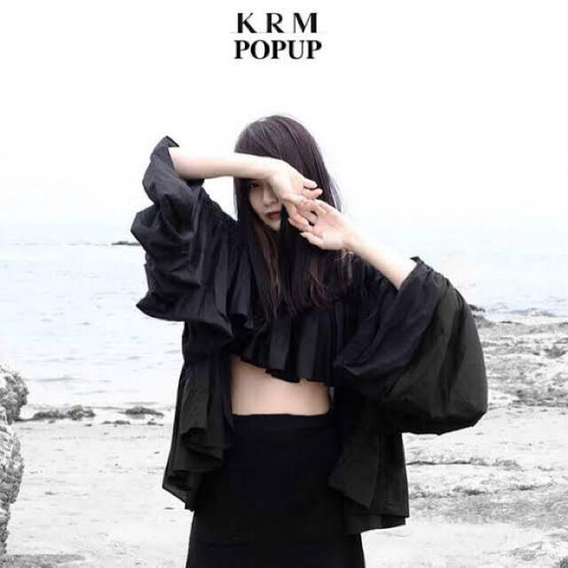 krm BIG FRILL BLOUSE