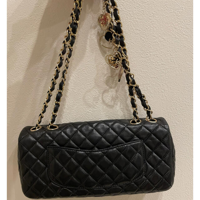 CHANEL(シャネル)の土日限定値下げ！CHANELマトラッセショルダー　ハートチャーム レディースのバッグ(ショルダーバッグ)の商品写真