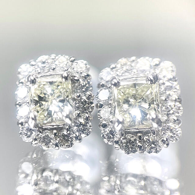 豪華！プリンセスカットダイヤモンド•メレダイヤ計0.90ct PT900 ピアス