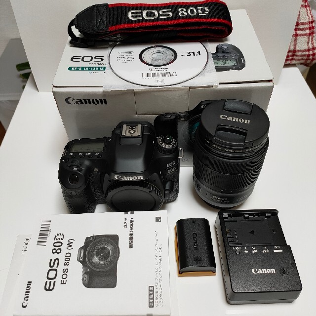 Canon EOS 80D EF-S 18-135 Kit / 保証書有