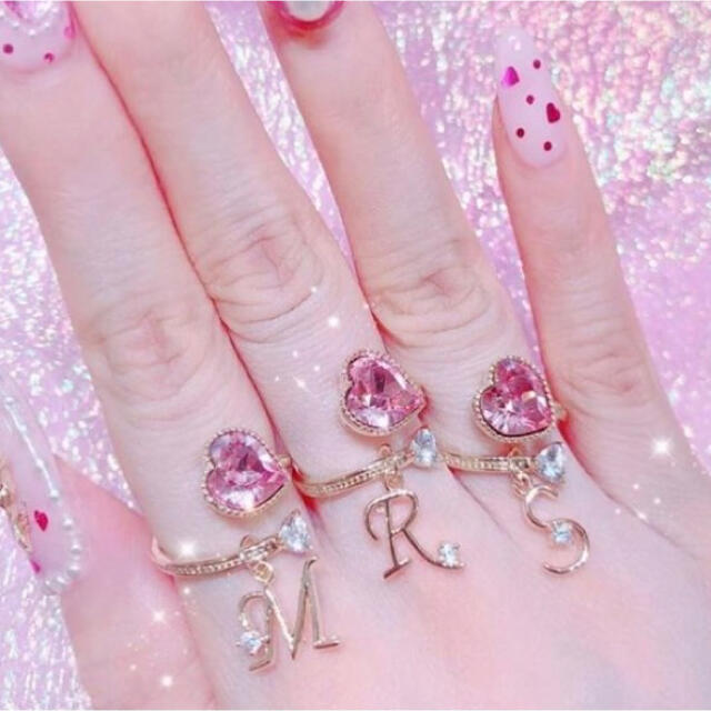 イニシャル　チャーム　ハート　リング レディースのアクセサリー(リング(指輪))の商品写真