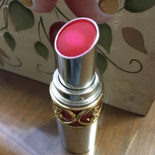 イヴサンローランボーテ(Yves Saint Laurent Beaute)の【イヴ・サンローラン】ヴォリュプテティントインバーム6(口紅)