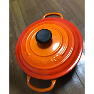 ルクルーゼ(LE CREUSET)の【値下げ/おまけ付き/ほぼ新品】ル・クルーゼ 鍋（オレンジ・20）おまけつき(鍋/フライパン)