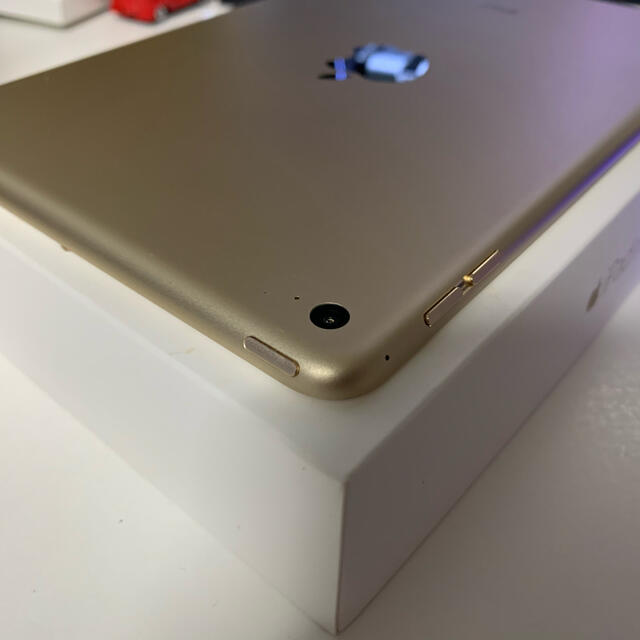 iPad(アイパッド)の【コスパ最強の美品】iPad mini 4【第4世代】Wi-Fモデル スマホ/家電/カメラのPC/タブレット(タブレット)の商品写真