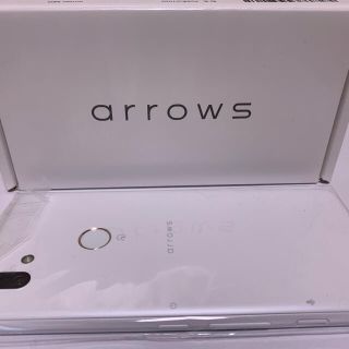 フジツウ(富士通)の【未開封新品】arrows M05 ホワイト(スマートフォン本体)