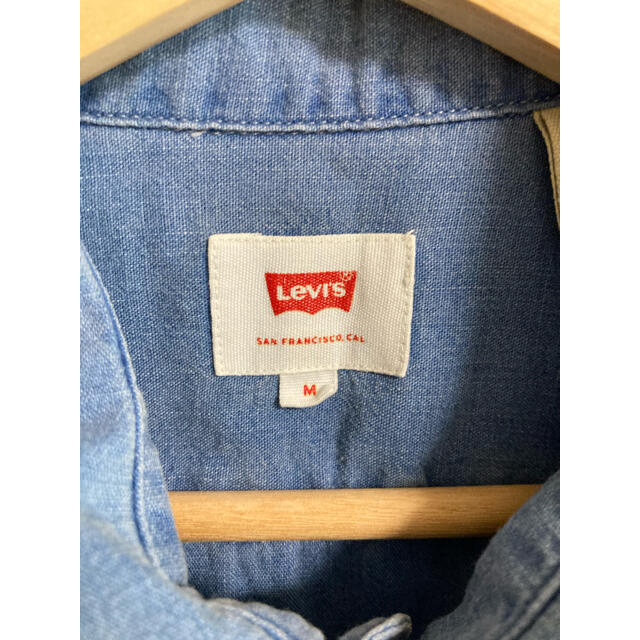 Levi's(リーバイス)の［美品！着用2.3回］リーバイス　デニムシャツ メンズのトップス(シャツ)の商品写真