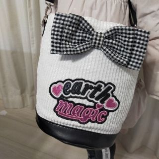 アースマジック(EARTHMAGIC)の値下げ♥️🍀EARTHMAGIC🍀♥️　2wayバッグ🎒　白(その他)