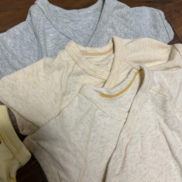 UNIQLO(ユニクロ)のユニクロ 半袖ロンパース 肌着 3枚セット キッズ/ベビー/マタニティのベビー服(~85cm)(肌着/下着)の商品写真