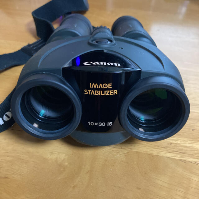 CANON　10倍双眼鏡　BINOCULAR　10x30ISカメラ