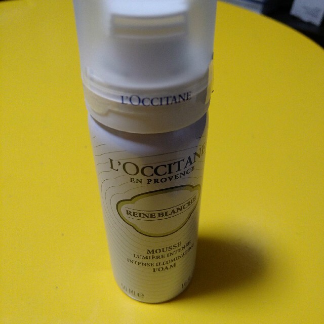 L'OCCITANE(ロクシタン)のL'OCCITANE イルミネイティングクレンジングフォーム コスメ/美容のスキンケア/基礎化粧品(洗顔料)の商品写真