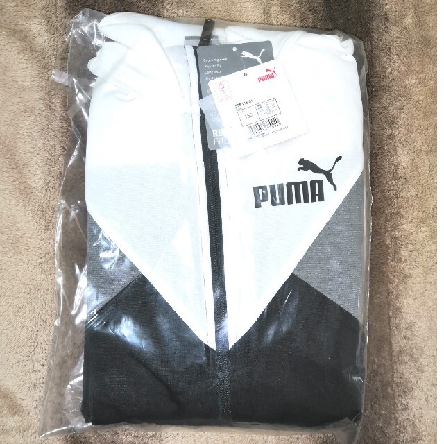 PUMA(プーマ)の新品未開封【PUMA】ジャージ上下セット　サイズ150 キッズ/ベビー/マタニティのキッズ服男の子用(90cm~)(その他)の商品写真