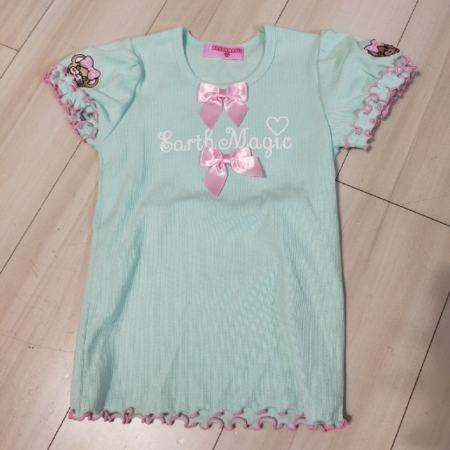 EARTHMAGIC(アースマジック)の🍀💝EARTHMAGIC🍀💝　トップス　エメグリ 130cm キッズ/ベビー/マタニティのキッズ服女の子用(90cm~)(Tシャツ/カットソー)の商品写真