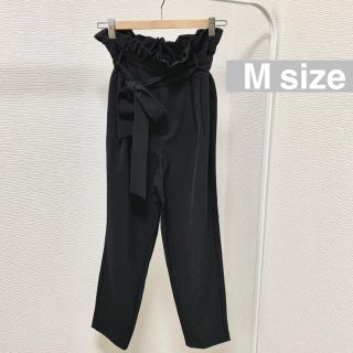 ジーユー(GU)のウエストデザイン リボン テーパードパンツ(クロップドパンツ)