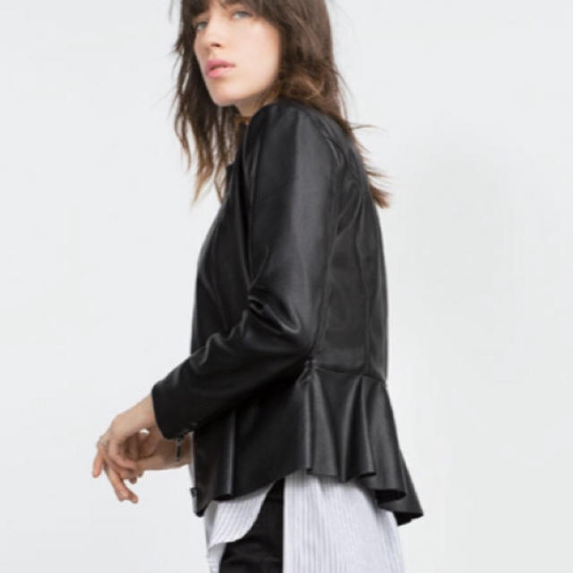 ZARA、ペプラムレザージャケット