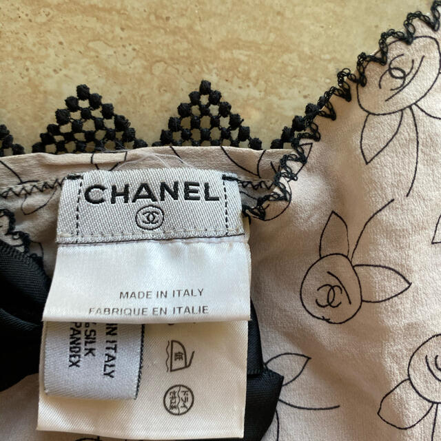 CHANEL(シャネル)の正規シャネル🌸カメリアキャミソール🎀値下げ🎀 レディースのトップス(キャミソール)の商品写真