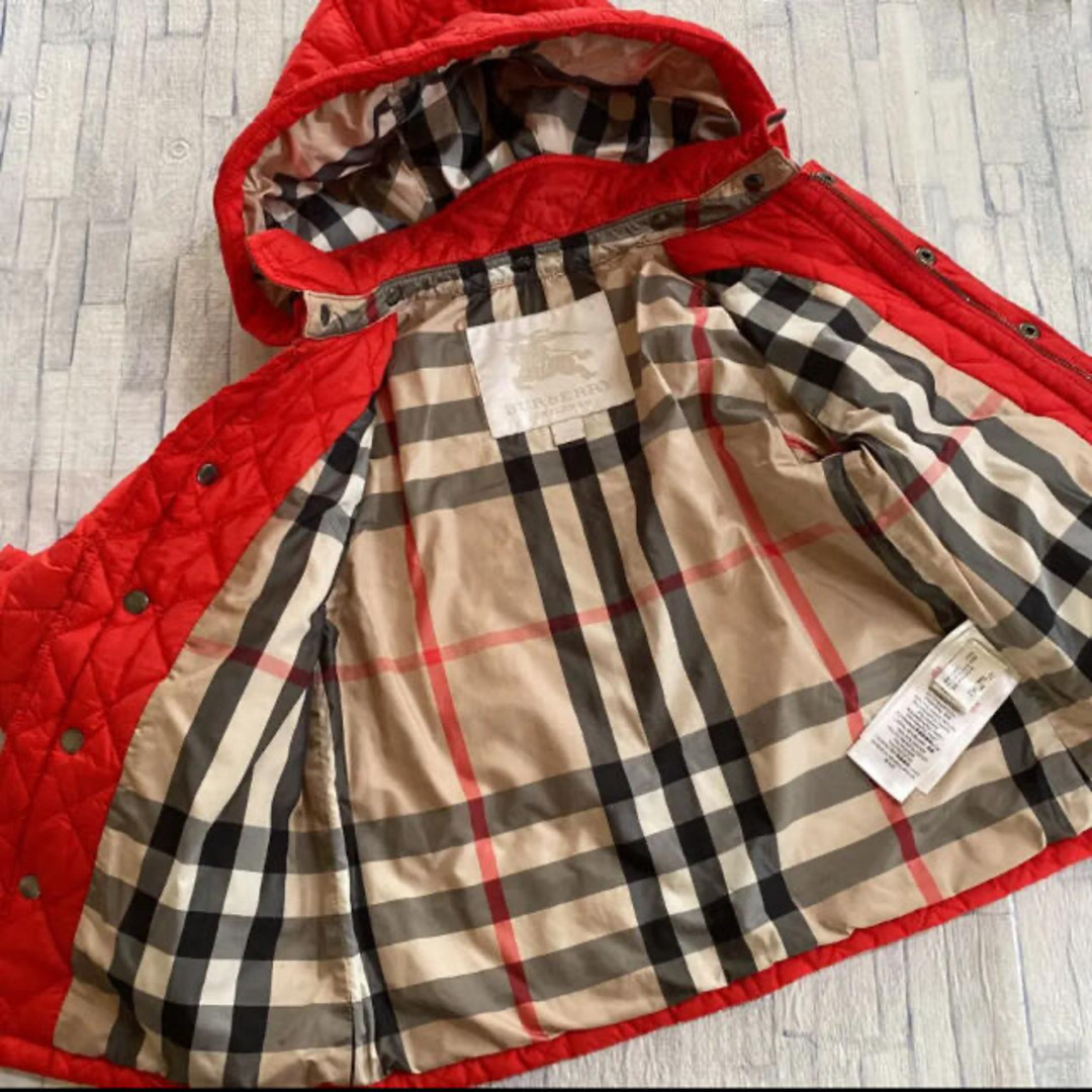 BURBERRY(バーバリー)のバーバリー　キルティング  ジャンパー  アウター  92 キッズ/ベビー/マタニティのキッズ服女の子用(90cm~)(ジャケット/上着)の商品写真