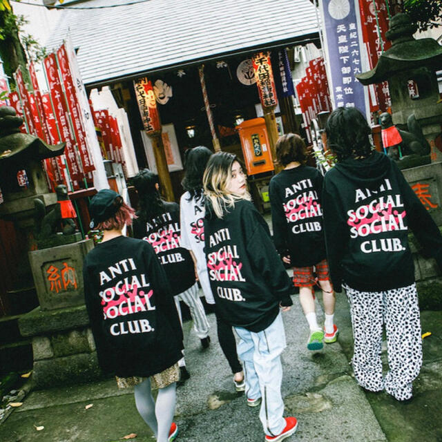 ANTI(アンチ)のBiSH x anti social social club hoodie Ｌ メンズのトップス(パーカー)の商品写真