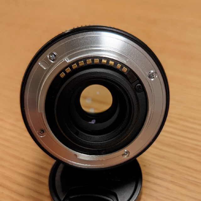 富士フイルム(フジフイルム)のFUJIFILM XF23F2 R WR B 富士フイルム　xf23mm f2 スマホ/家電/カメラのカメラ(レンズ(単焦点))の商品写真