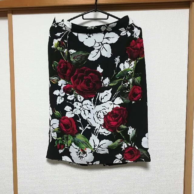 DOLCE&GABBANA(ドルチェアンドガッバーナ)のDOLCE&GABBANA　スカート　美品 レディースのスカート(ひざ丈スカート)の商品写真