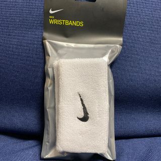 ナイキ(NIKE)のナイキ　リストバンド　ワイド　白　セット(バングル/リストバンド)