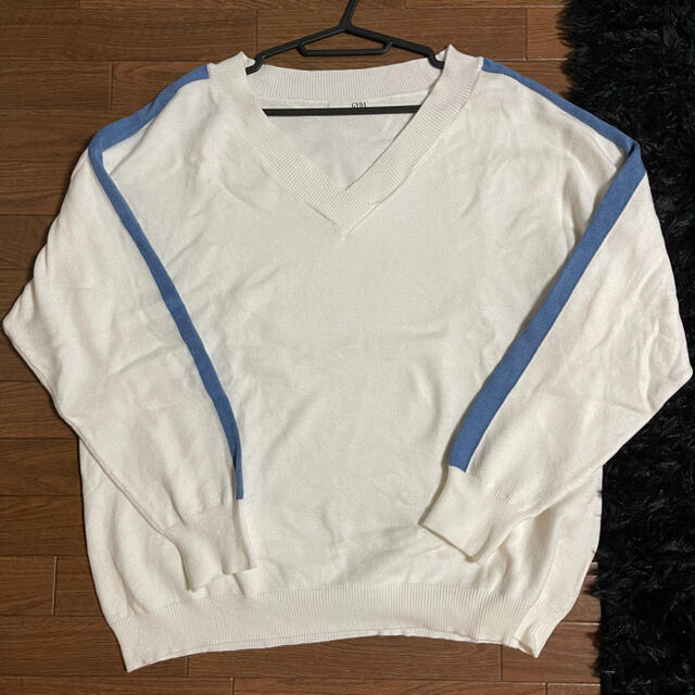 GYDA(ジェイダ)のGYDA VネックラインニットTOPS   レディースのトップス(ニット/セーター)の商品写真