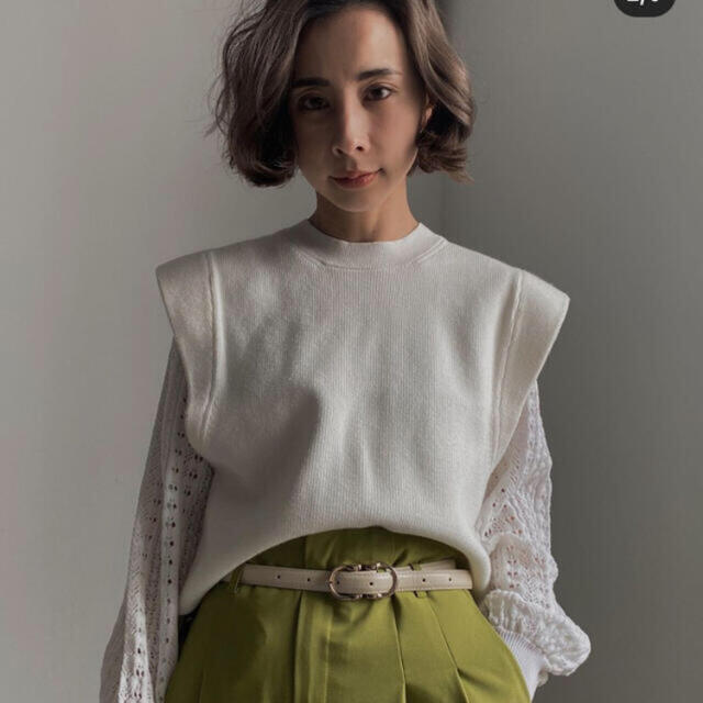 Ameri VINTAGE(アメリヴィンテージ)のLAYERED OVER SHOULDER KNIT レディースのトップス(ニット/セーター)の商品写真