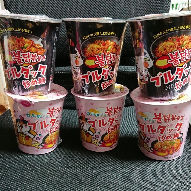 ブルダック 炒め麺 6個 食品/飲料/酒の食品(麺類)の商品写真