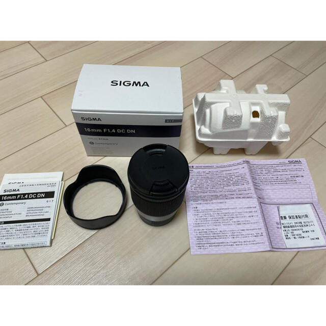 SIGMA(シグマ)のSIGMA 16F1.4 DC DN スマホ/家電/カメラのカメラ(レンズ(単焦点))の商品写真