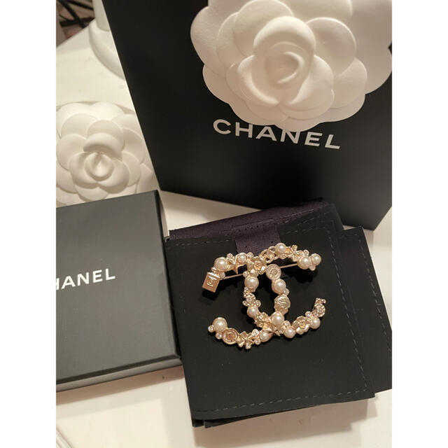 CHANELアイコンブローチ❤️新品未使用国内ラスト