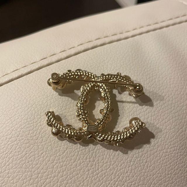 CHANEL - CHANELアイコンブローチ❤️新品未使用国内ラストの通販 by CHANEL - CHANELアイコンブローチ❤️新品未使用国内ラストの通販 by