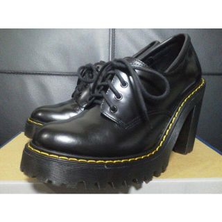 ドクターマーチン(Dr.Martens)の【極美品】Dr.Martens SALOME UK5 黒 厚底 ヒール サロメ(ローファー/革靴)