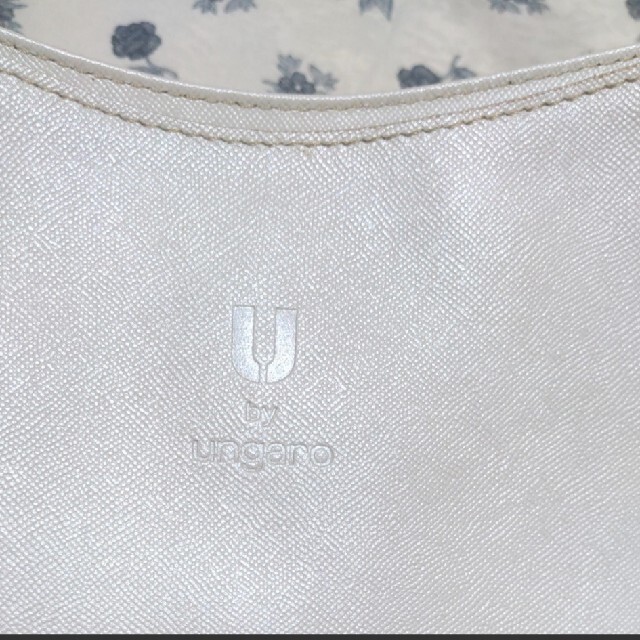 U by ungaro(ユーバイウンガロ)のU by ungaro ハンドバッグ　ホワイト レディースのバッグ(ハンドバッグ)の商品写真