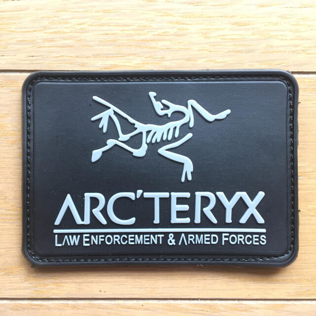 ARC'TERYX(アークテリクス)のアークテリクス LEAF ブラック ワッペン 非売品 メンズのジャケット/アウター(マウンテンパーカー)の商品写真