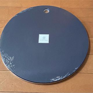 クリハラハルミ(栗原はるみ)の3月3日のみ出品！　栗原はるみ　まな板　大　35cm  ネイビー　新品未使用(調理道具/製菓道具)