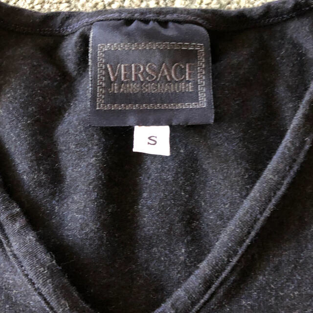 VERSACE(ヴェルサーチ)のヴェルサチオ様専用　断捨離セール　VERSACEヴェルサーチ　Vネック　ロンT  レディースのトップス(Tシャツ(長袖/七分))の商品写真