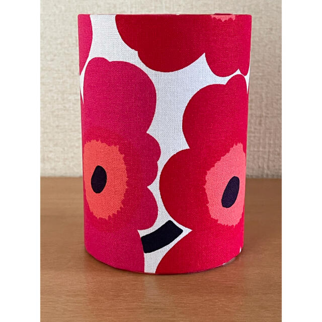 marimekko(マリメッコ)のマリメッコ  ミニウニッコ レッド カルトナージュ ツールスタンド ハンドメイド ハンドメイドのハンドメイド その他(その他)の商品写真